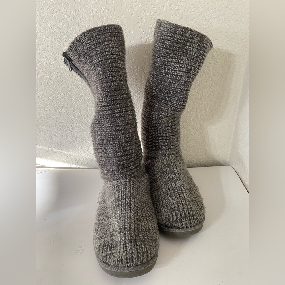 SO Women Cozy Gray Knit Boots side zip size 7